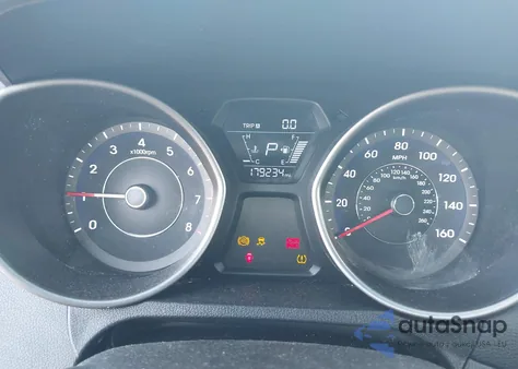 2016 Hyundai Elantra Value Edition z USA, uszkodzony, nr VIN 5NPDH4AE9GH740607